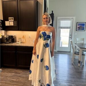 Elegant White Neck Scarf or Shawl